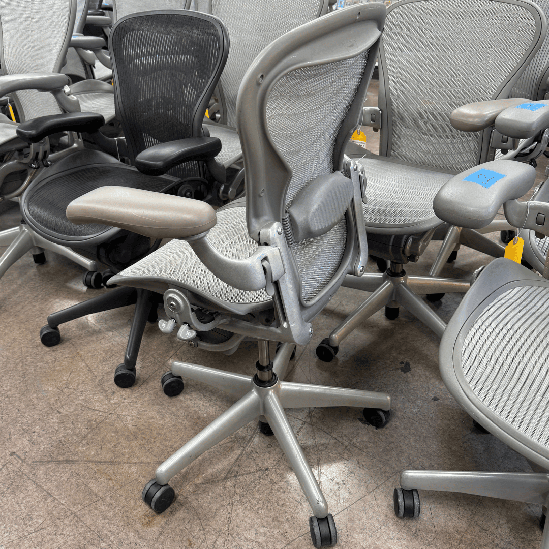 Herman Miller Aeron Office Chair Fully Adjustable (SIlver Tuxedo Mesh/ Titanium Frame) - Size A - Best Deal Vegas, TV, & Apple StoreLas_Vegas
