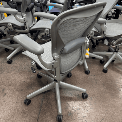Herman Miller Aeron Office Chair Fully Adjustable (SIlver Tuxedo Mesh/ Titanium Frame) - Size B - Best Deal Vegas, TV, & Apple StoreLas_Vegas