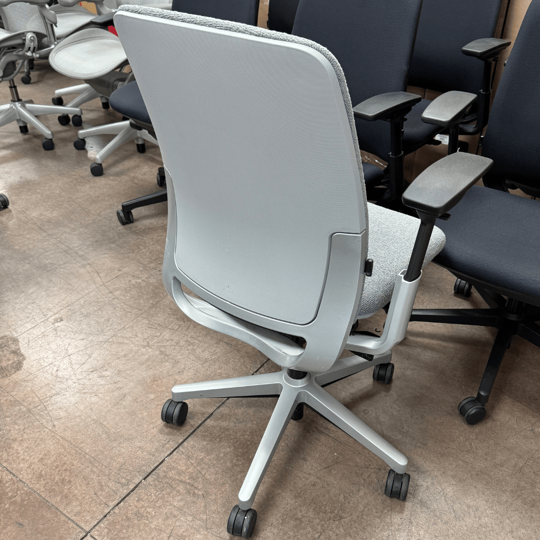 Steelcase Amia Ergonomic Office Chair (Gray Cloth/Platinum Frame) - Best Deal Office, TV, & Apple StoreLas_Vegas
